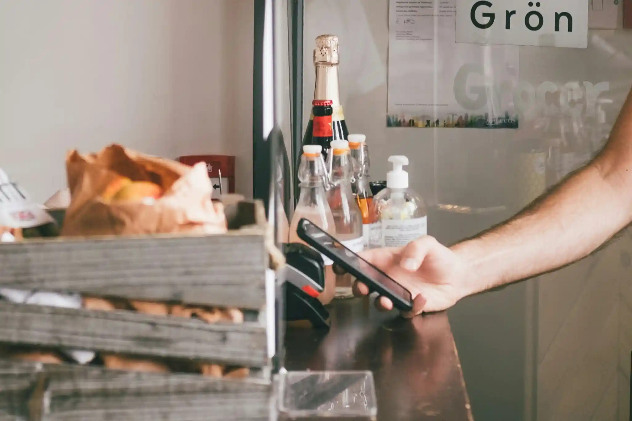 coffee shop POS paying at the register