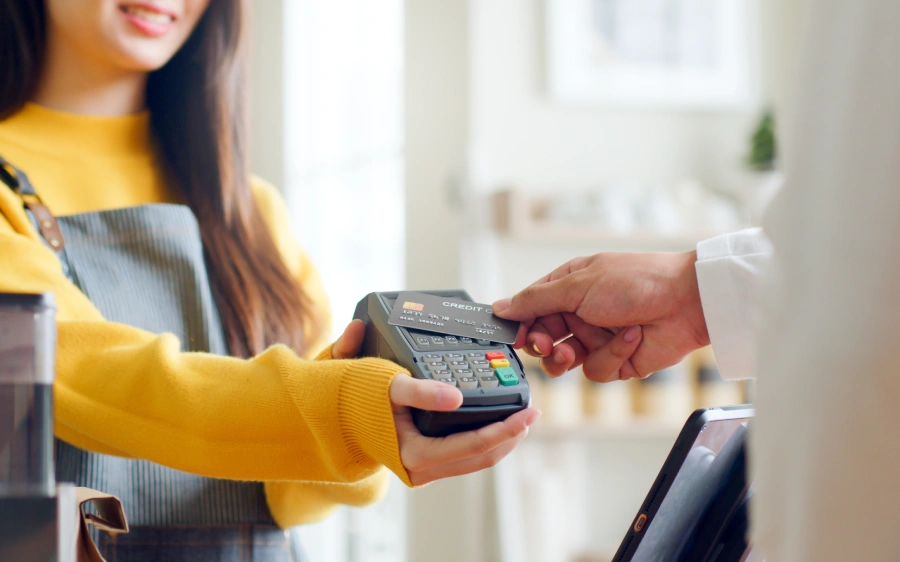 How to choose the right payment processor for your small business in 2025